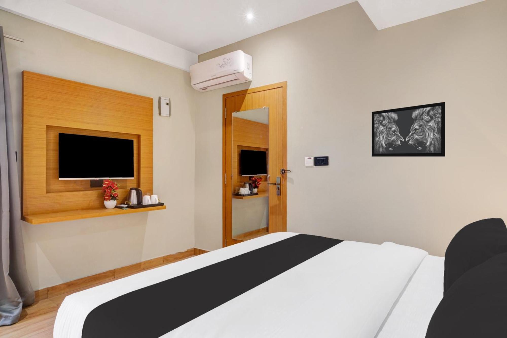 Townhouse Oak Sarusajai Stadium Dispur Buitenkant foto