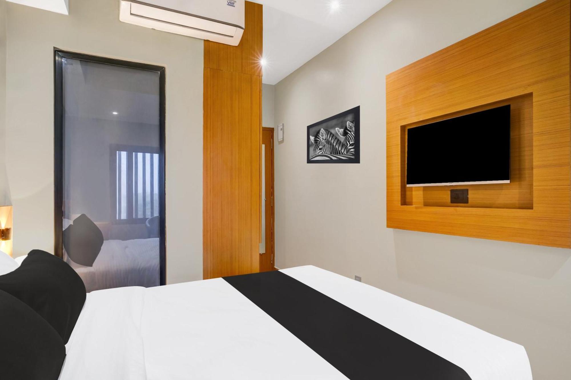 Townhouse Oak Sarusajai Stadium Dispur Buitenkant foto